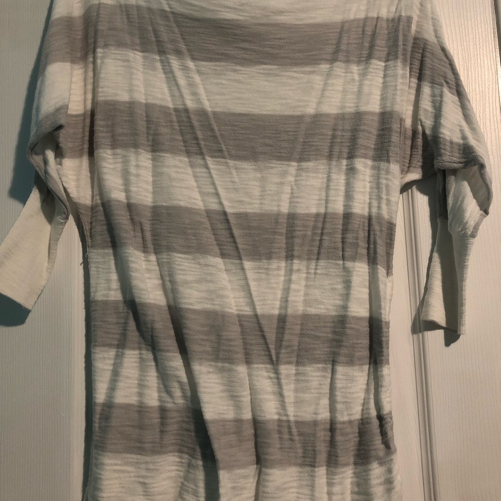 Express light sweater top